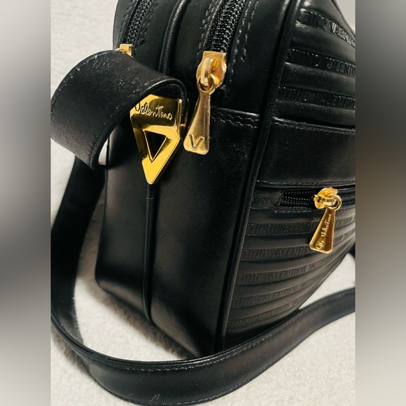 Mario Valentino Messenger/Crossbody Bag - Picture 3 of 13